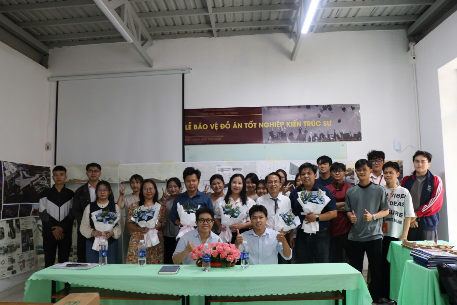 SINH VIÊN NGÀNH KIẾN TRÚC HOÀN THÀNH XUẤT SẮC LỄ BẢO VỆ ĐỒ ÁN TỐT NGHIỆP