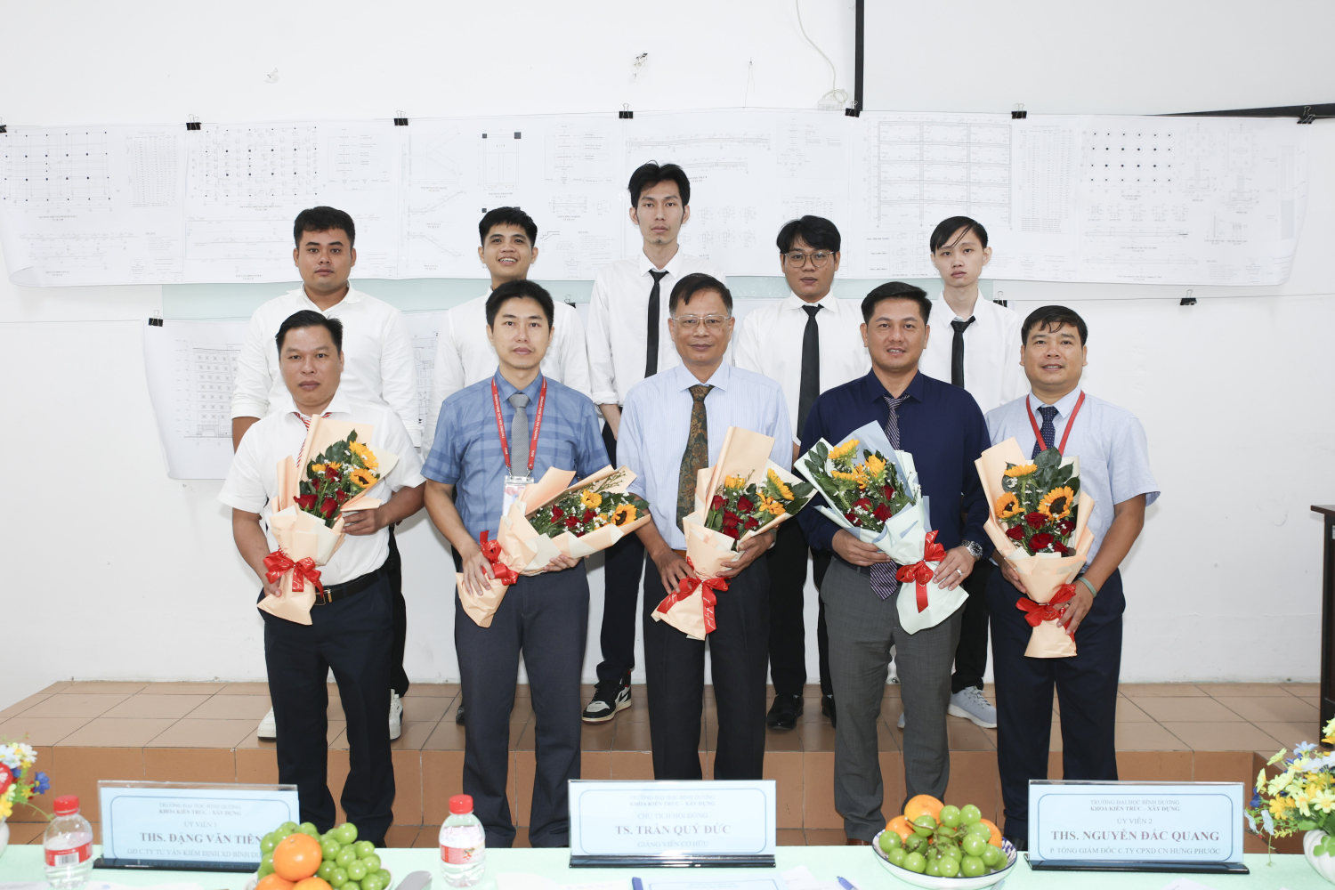 TRƯỜNG ĐẠI HỌC BÌNH DƯƠNG TỔ CHỨC BẢO VỆ ĐỒ ÁN TỐT NGHIỆP NGÀNH CÔNG NGHỆ KỸ THUẬT CÔNG TRÌNH XÂY DỰNG